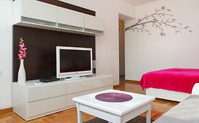 Stay In Apartments