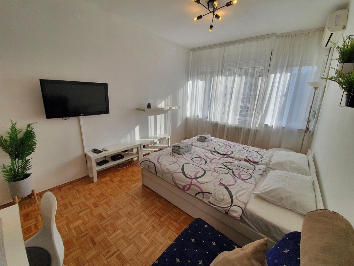 Stay In Apartments Belgrade Exterior photo